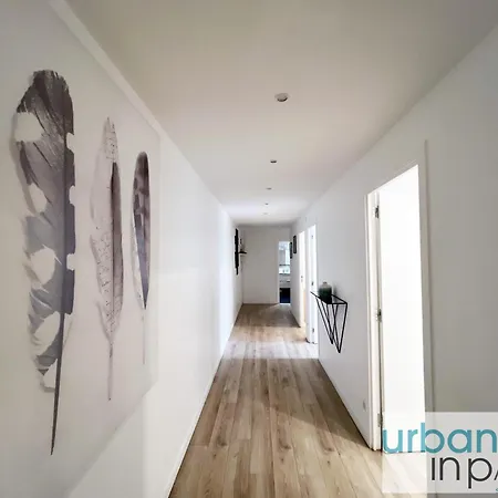 Urban Flat 182 - Spacious 4 Bedroom Flat In Apartment *