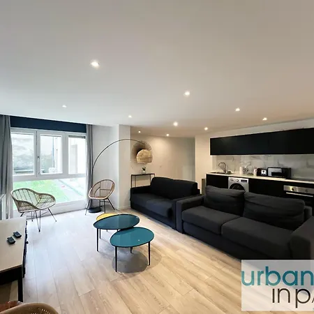Urban Flat 182 - Spacious 4 Bedroom Flat In Apartment