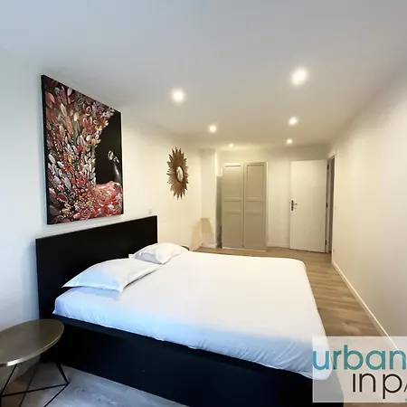 Apartment Urban Flat 182 - Spacious 4 Bedroom Flat In Paris