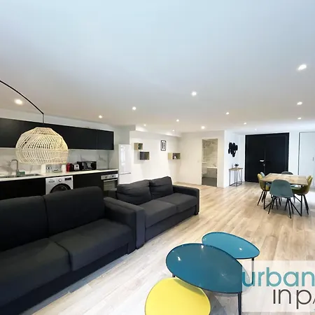 Urban Flat 182 - Spacious 4 Bedroom Flat In Paris